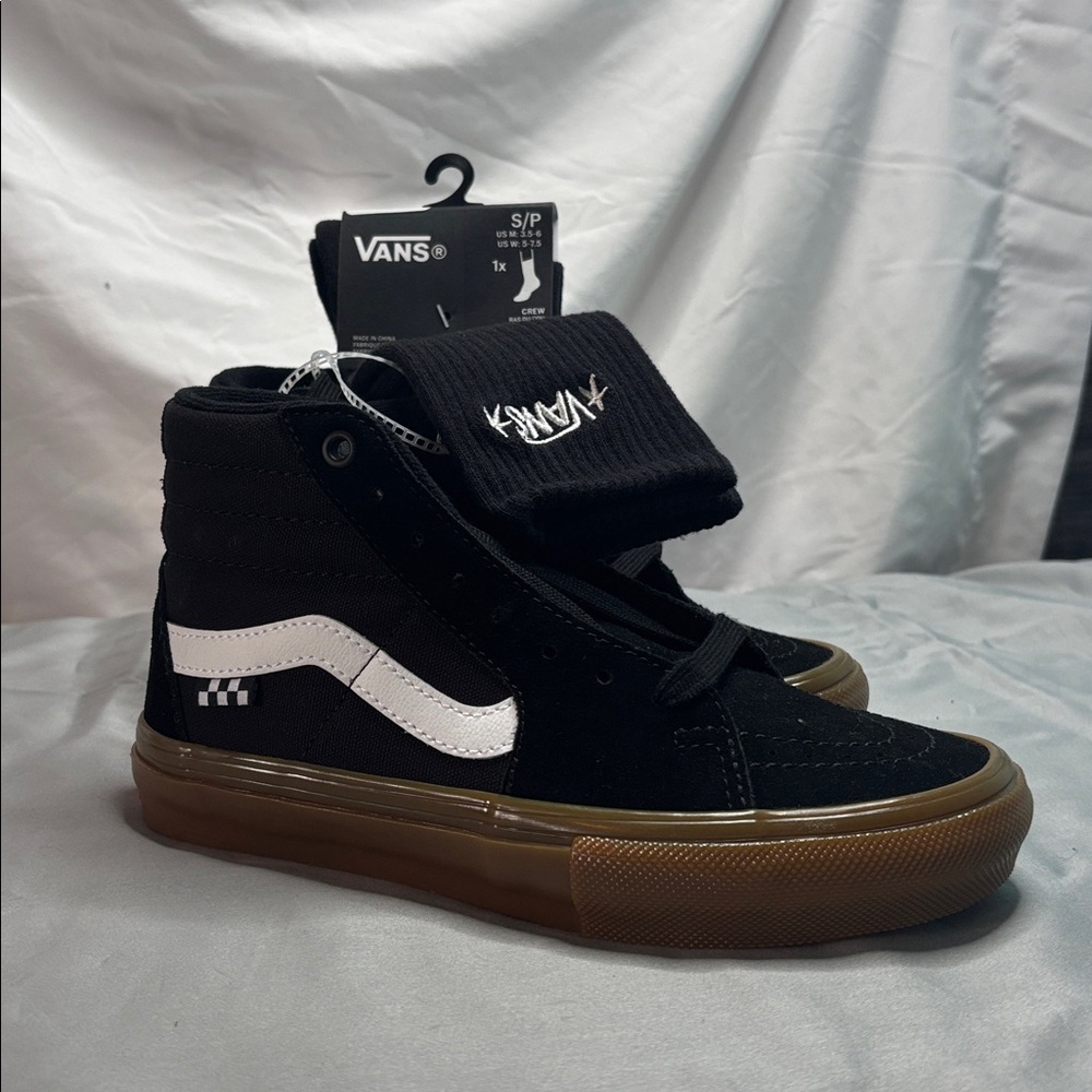 Vans Black Suede Low-Top Sneakers with Brown Gum Outsole and Vans Socks